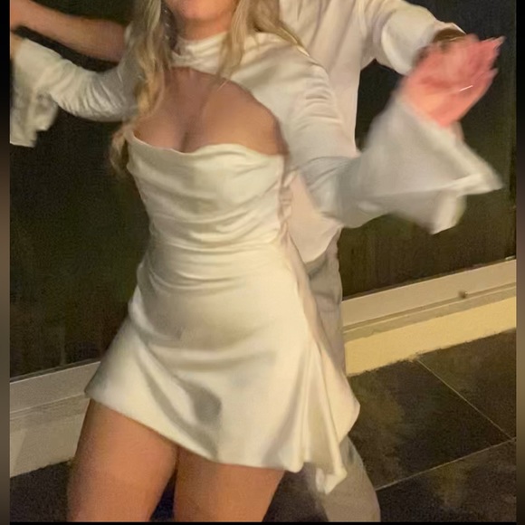 House of CB Toira Dress White - Picture 2 of 4